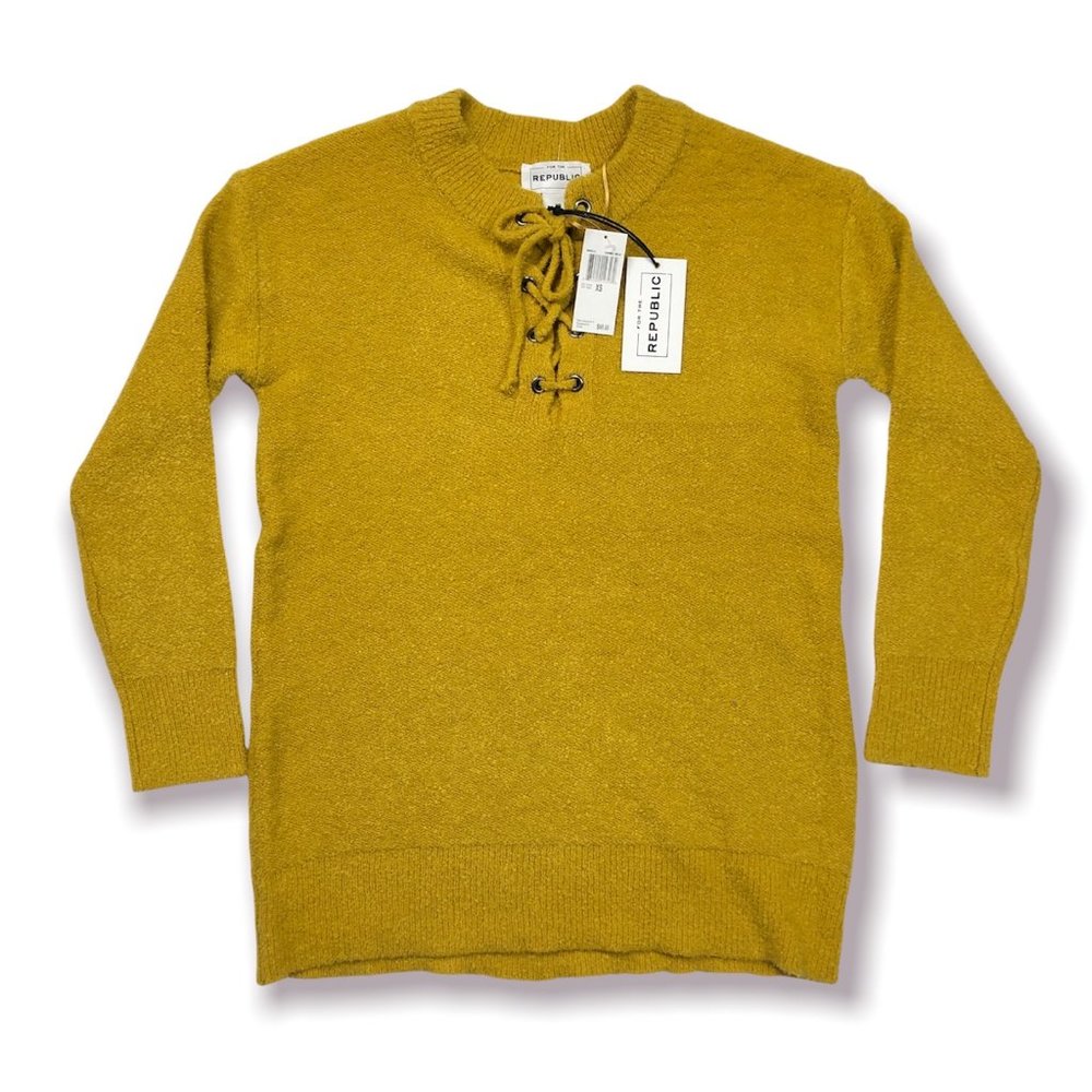 For the Republic Women's Sweater Size XS Long Sleeve Carmel Gold New